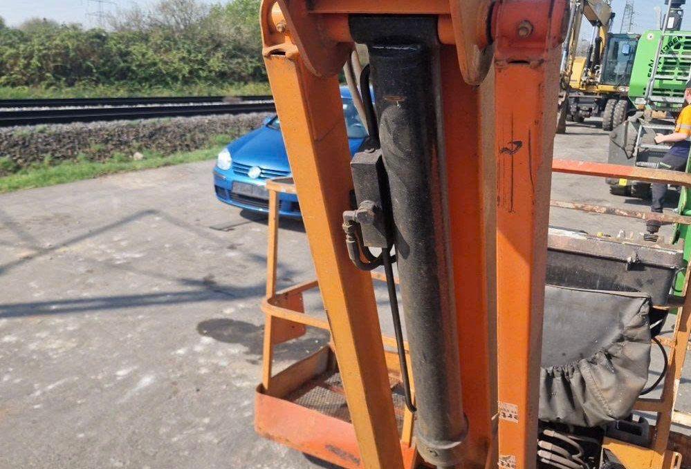 Telescopic Boom Lift - View 2